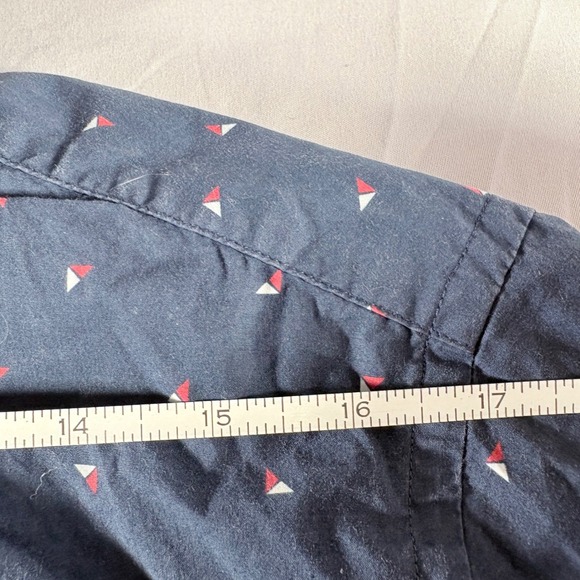UNTUCKit Mens Large Slim Fit Navy Blue Triangle Print Short Sleeve Button Shirt - Picture 6 of 8